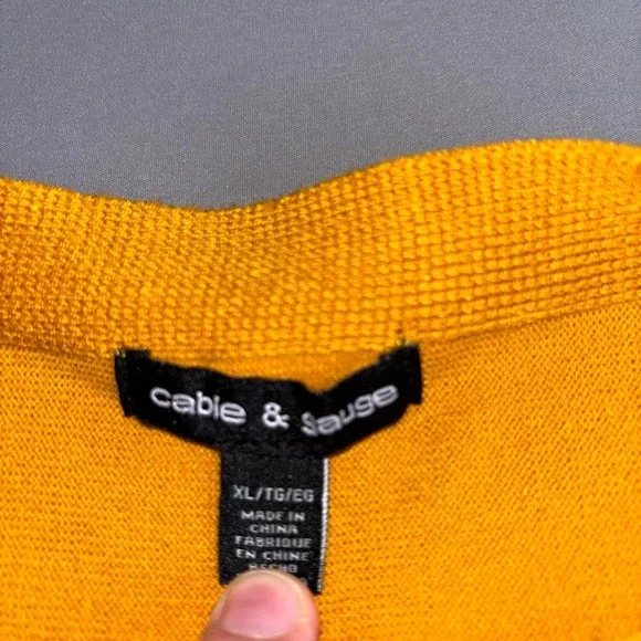 Cable & Gauge Sweater Womens XL Yellow Button Shoulder Knit Top 3/4 Sleeve - Picture 7 of 7